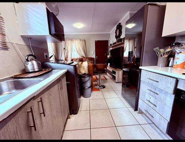 3 BEDROOM HOUSE FOR SALE IN PROTEA GLEN